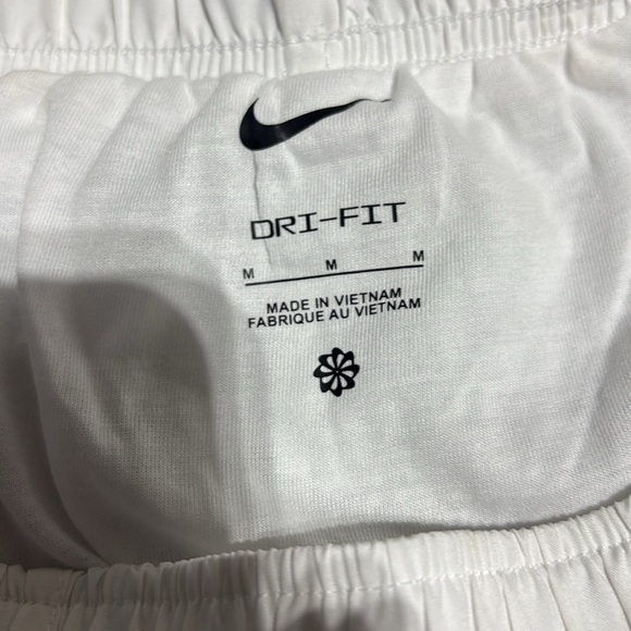 Nike Dri-Fit Running,panty lined,elastic drawstring waist,mesh side panel,3.5” - Picture 6 of 8